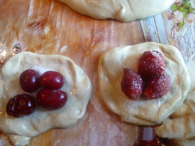 Сладкие булочки на закваске