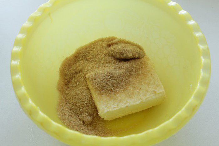 Пирог с нектаринами и корицей