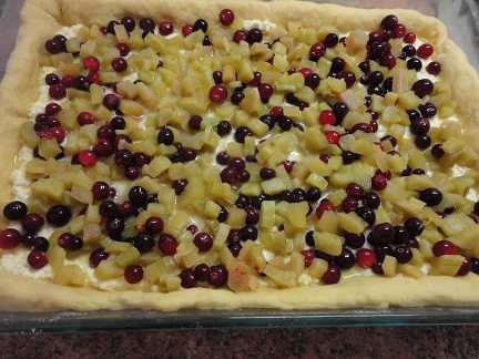 Обсыпной пирог с ревенем