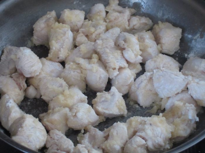 Филе индейки под сливочным соусом с грибами