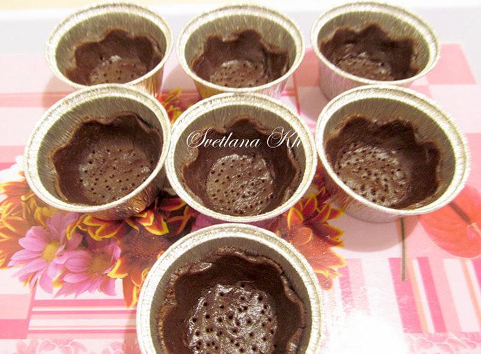 Тарталетки с шоколадно-ореховой карамелью и сливками