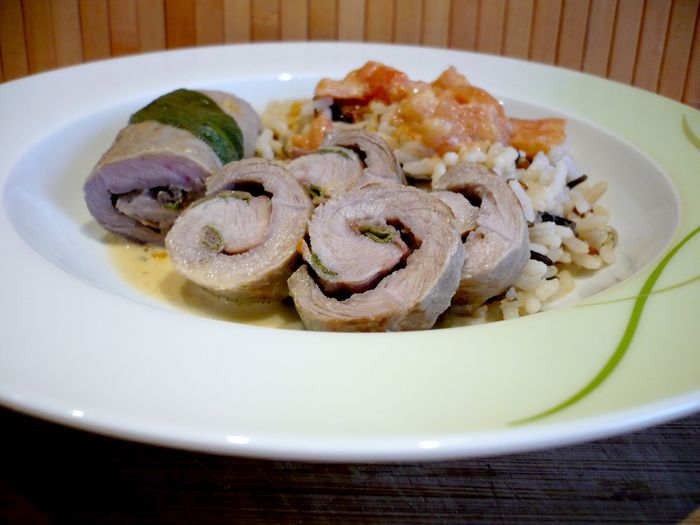 Рулеты из телятины с шалфеем и пармской ветчиной