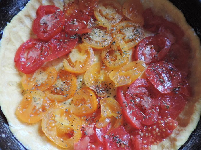 Картофельно-тыквенный пирог с помидорами