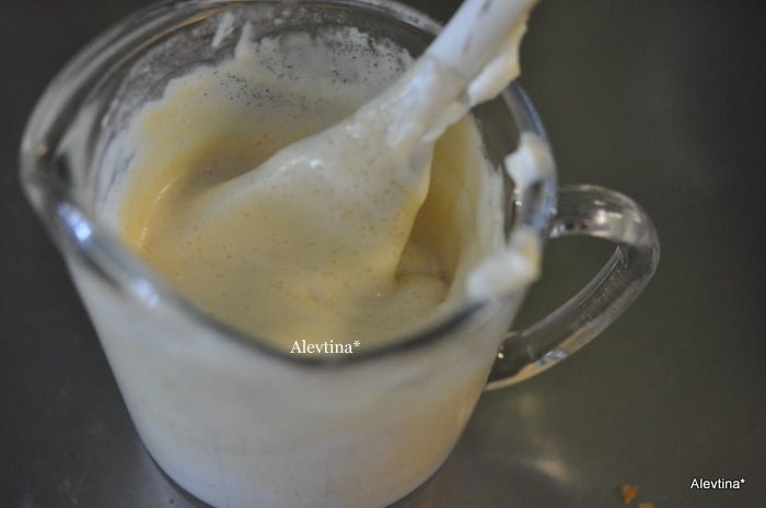 Салат с авокадо и гренками