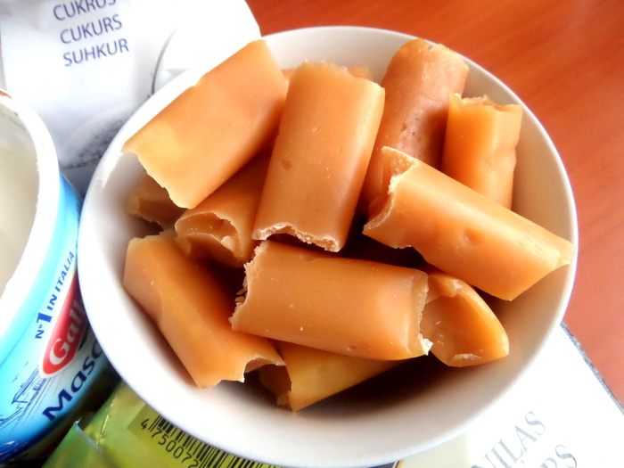 Тирамису на твороге с карамельной прослойкой