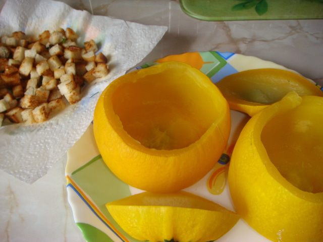 Суп-пюре в съедобном горшочке