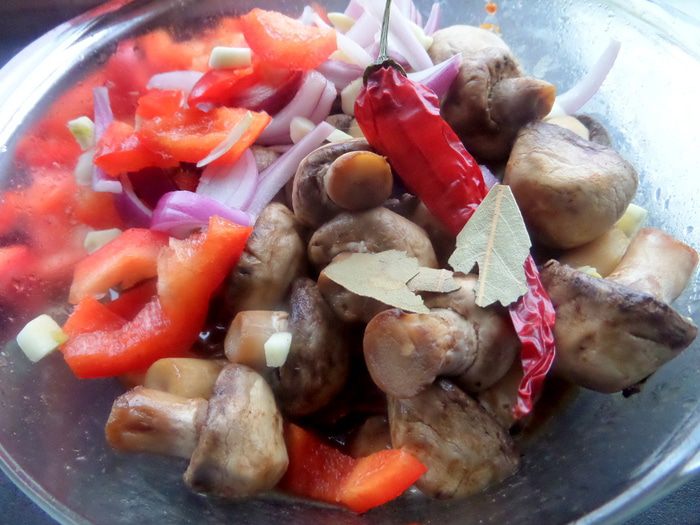 Шампиньоны со сладким перцем быстрого маринования