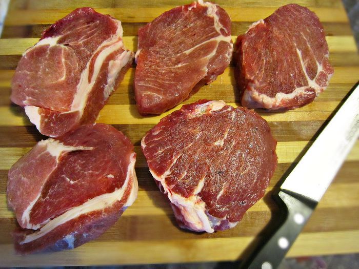 Свинина под фруктовым соусом