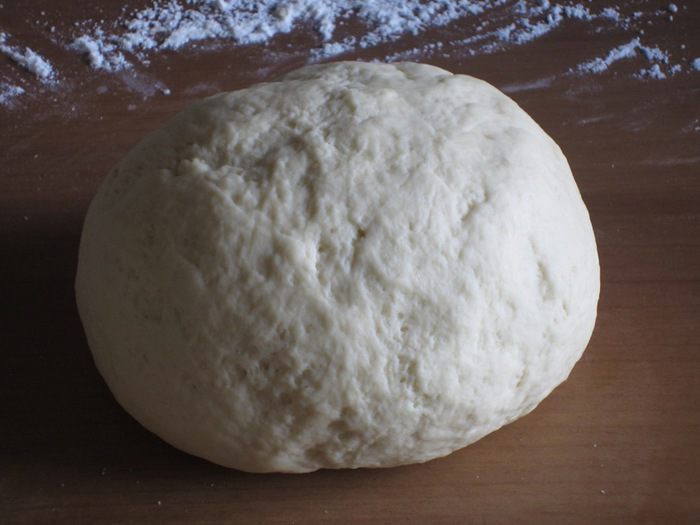 Мини-бриоши с салями и оливками