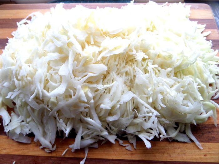 Мини-пирожки с капустой, сельдереем, шпинатом и сыром