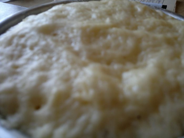 Оладьи дрожжевые с красной смородиной