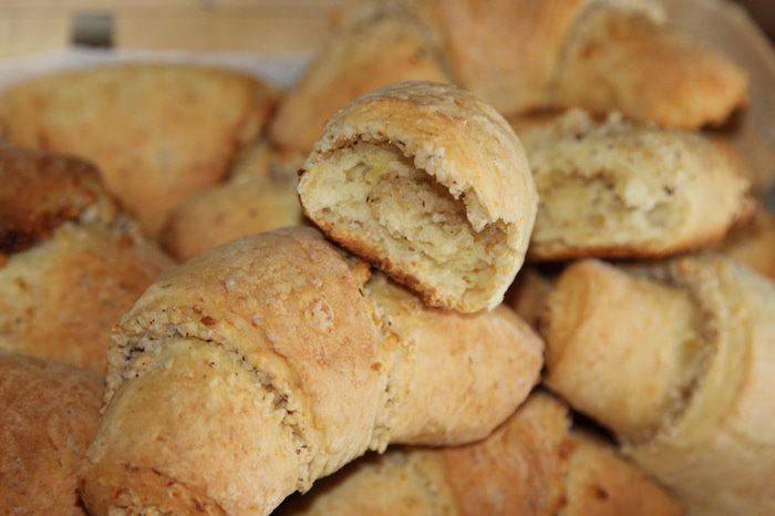 Ореховые рогалики из картофельного теста