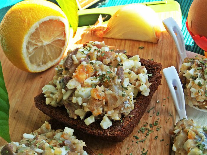 Закуска «Скумбрия с яйцом»