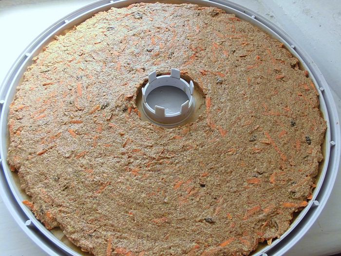 Льняные хлебцы с изюмом и морковкой