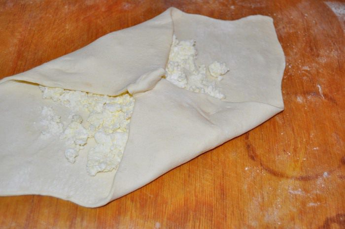 Плацинты из слоеного теста