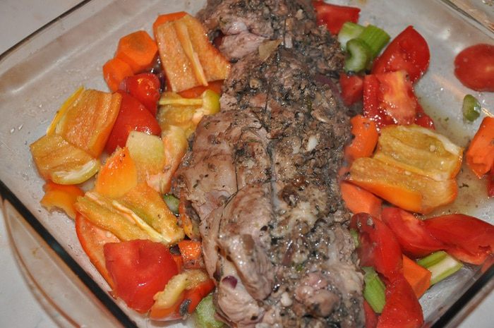 Тосканский пресный хлеб с рулетом из ягнятины 