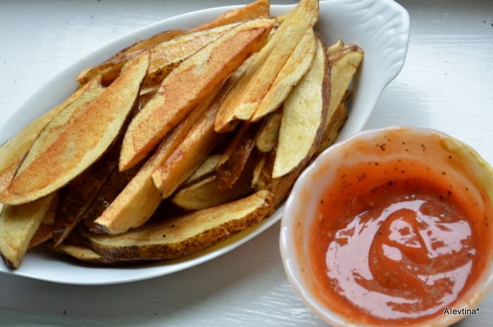 Картофель фри с пряным кетчупом