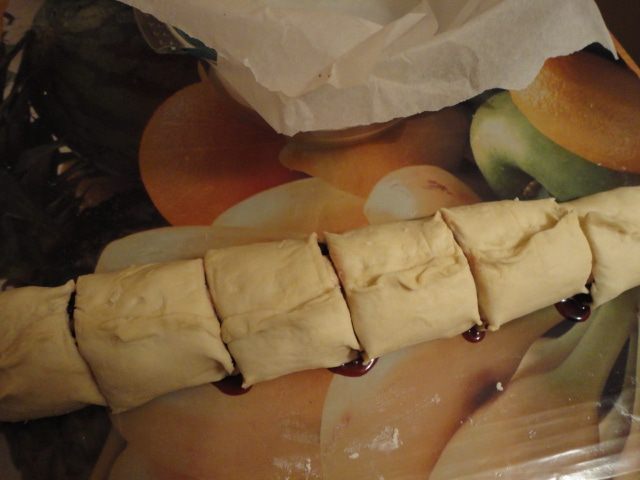 Булочки-ссобойки с вишней и апельсиновым сиропом