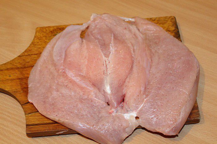 Рулет из индейки с черносливом в тесте