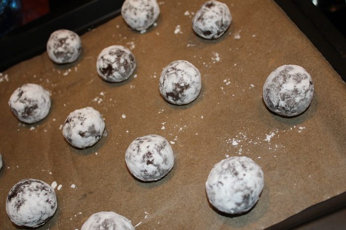 Шоколадные пряники с трещинками