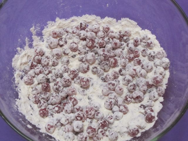 Смородиновые маффины с безе