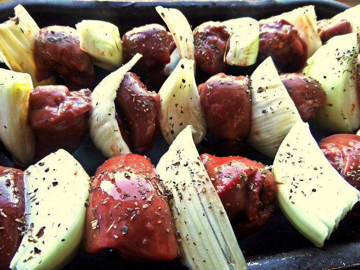 Шашлык из печенки с луком и фенхелем