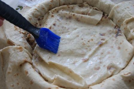 Быстрый пирог из лаваша с сыром и зеленью