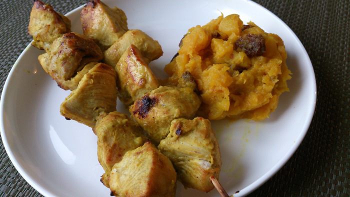 Шашлычки из куриной грудки в индийском стиле