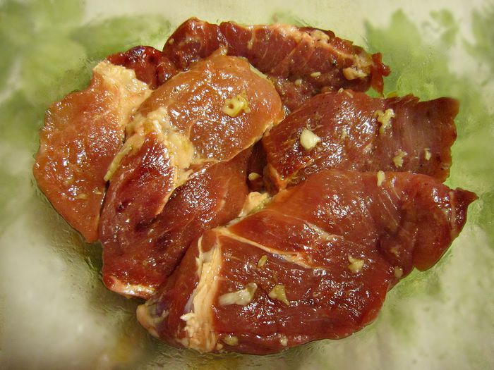 Свинина под фруктовым соусом