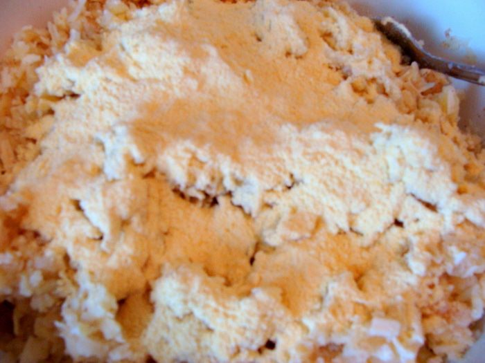 Запеченные картофельные биточки в беконе