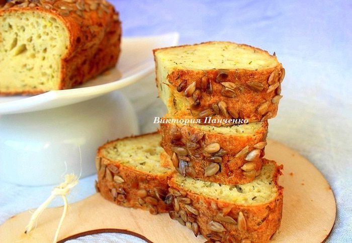 Закусочный творожный кекс с кабачком и укропом