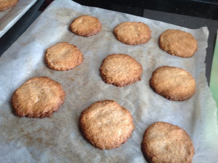 Миндальные пирамидки с малиной