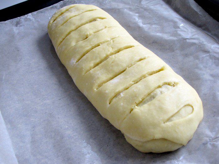 Кулебяка с капустой и солеными грибами