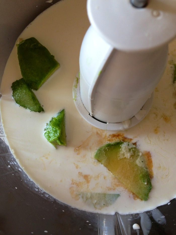 Сливочное мороженое с авокадо