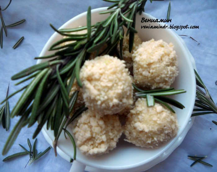 Конфеты с белым шоколадом, лаймом и розмарином