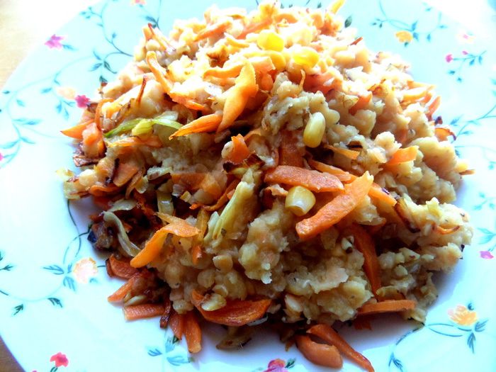 Постный салат из чечевицы