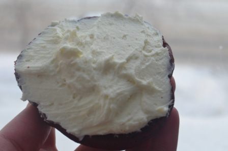 Шоколадные сэндвичи с творожным кремом