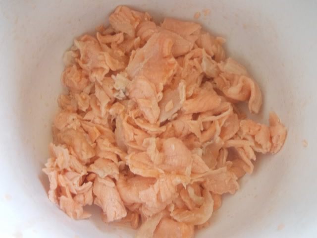 Киш с семгой, двумя видами сыра и прованскими травками