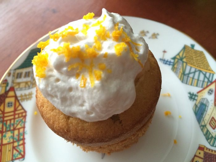 Апельсиново-имбирные капкейки с тыквенным сабайоном