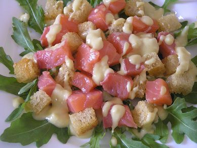 &amp;quot;Цезарь&amp;quot; с семгой на листьях руколы