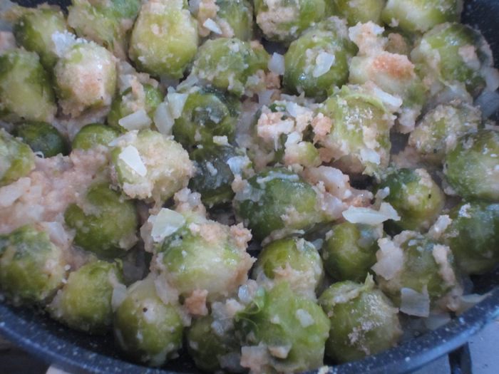 Брюссельская капуста с пармской ветчиной