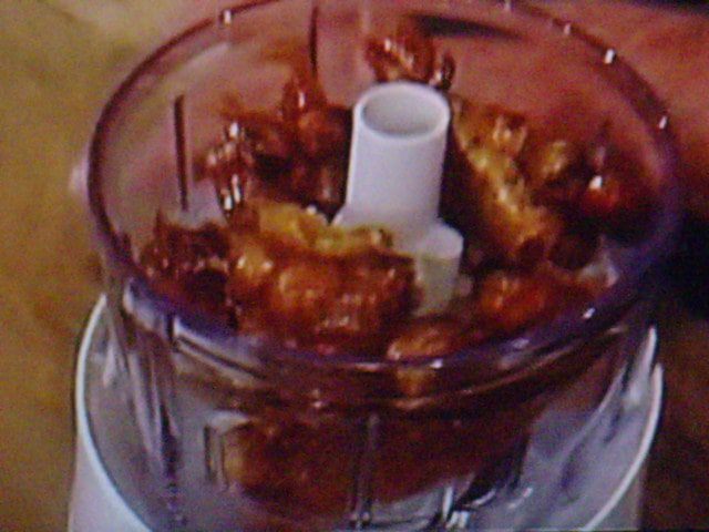 Персиковый парфе с крокантом из миндаля