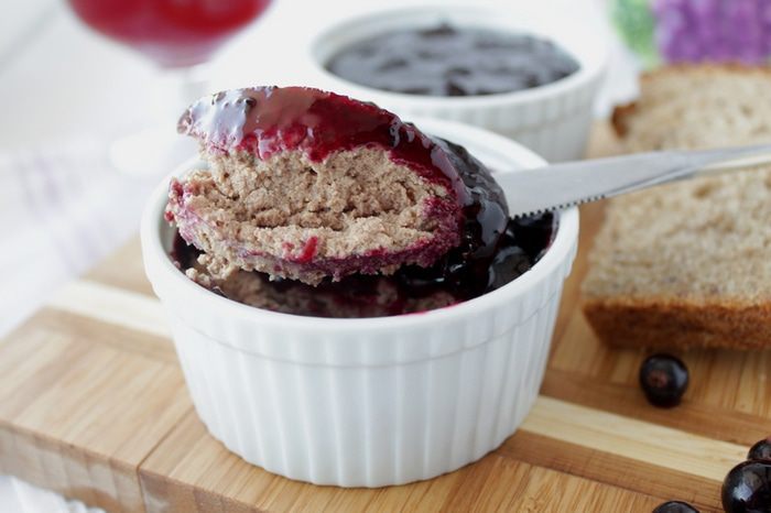 Пате из куриной печени с черной смородиной