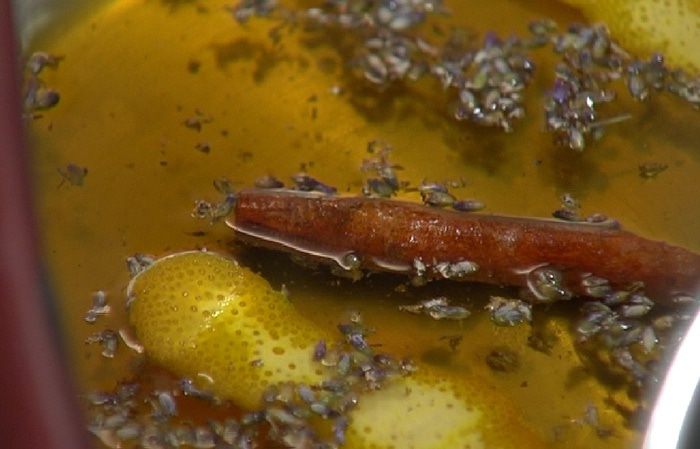 Пахлава со сливами и лавандой