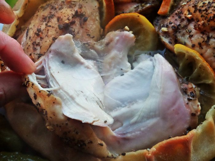 Курочка, запеченная в съедобной тарелке