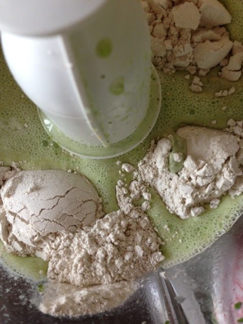 Ржаные блинчики на сыворотке со щавелем и петрушкой