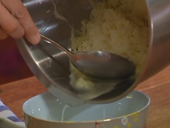 Овощные драники с селедкой