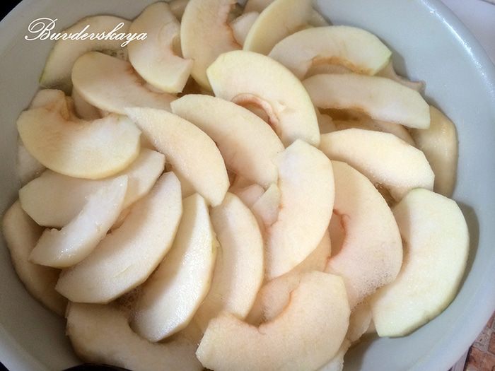 Грушево-яблочный татен с голубым сыром