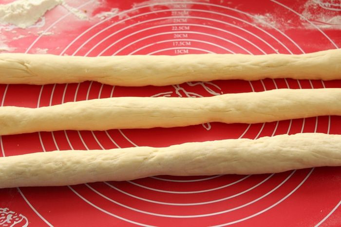 Калач с кунжутом