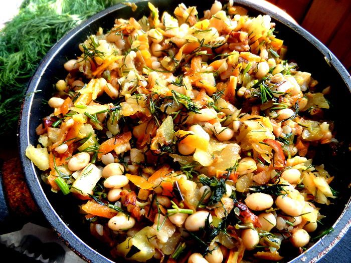 Бутерброды с овощной начинкой под сыром